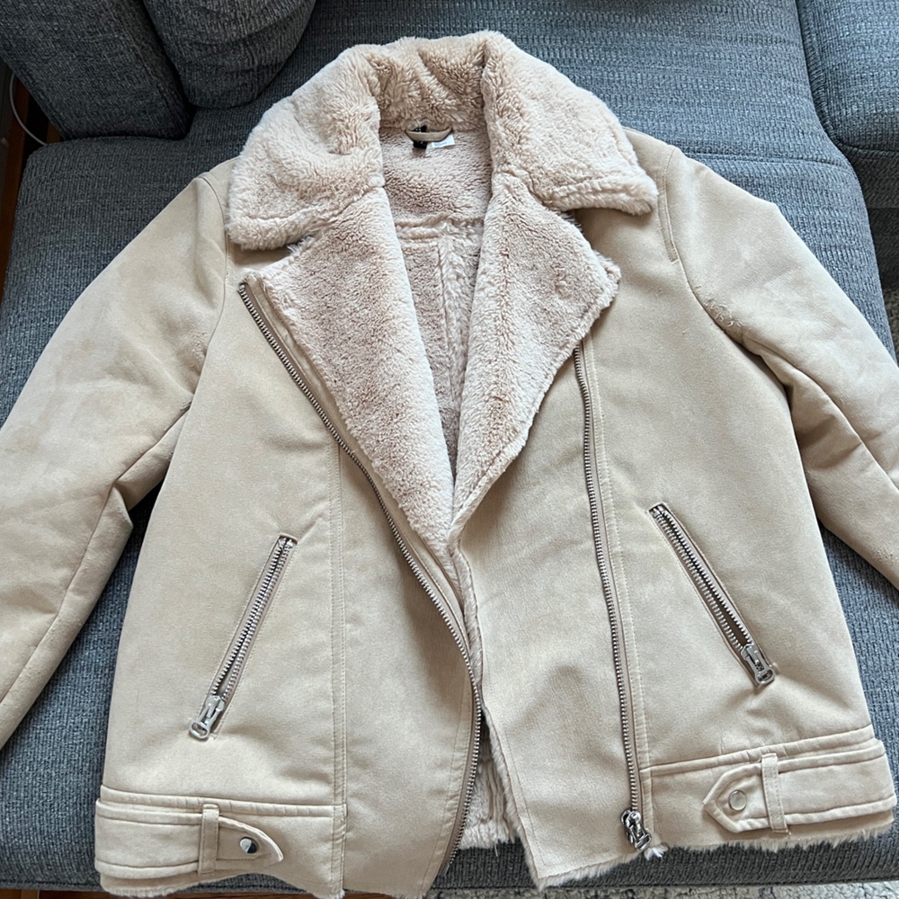 Faux suede tan + cream jacket with faux fur lining 🧸